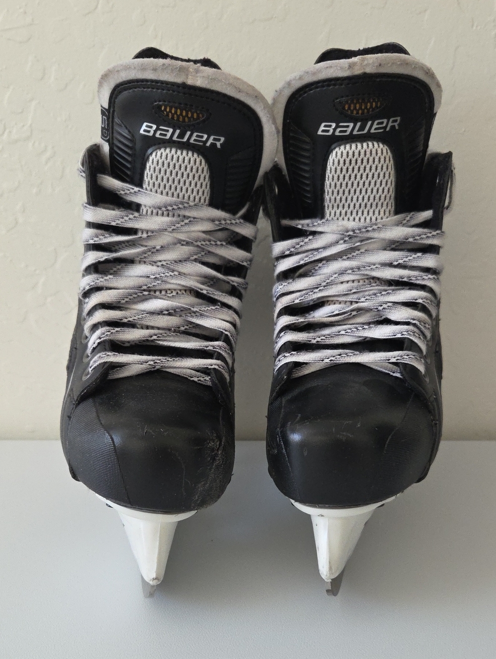 Bauer (Youth/Big Boy) Hockey Skates - Picture 3 of 15
